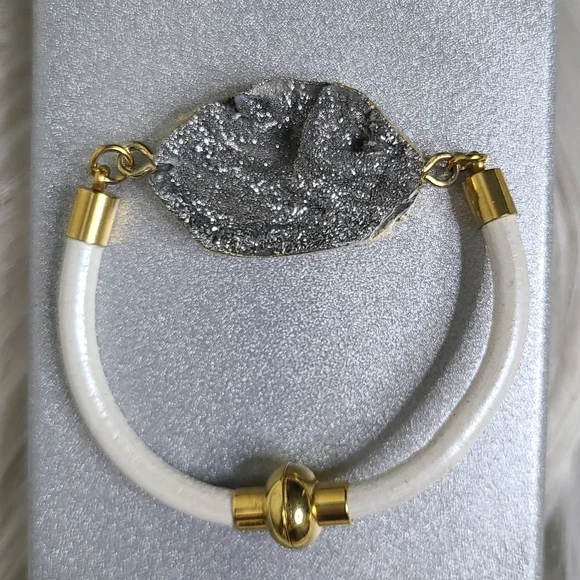 Brand New Bracelet Silver Gold White Goede Stone Magnetic Closure  Stackable Fun - Picture 4 of 5